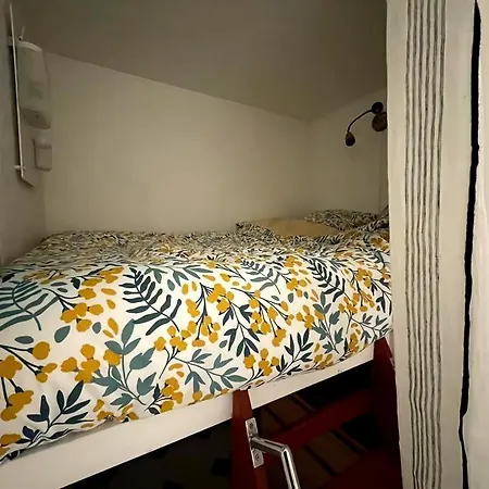 Lägenhet With Balcony In With Ac Antibes