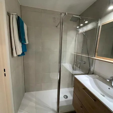 דירה With Balcony In With Ac